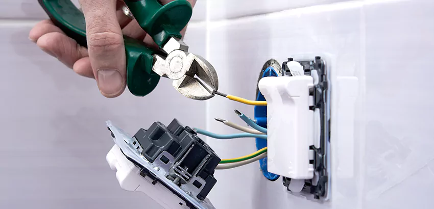 Outlet and Switch Repair Services in Greenacres
